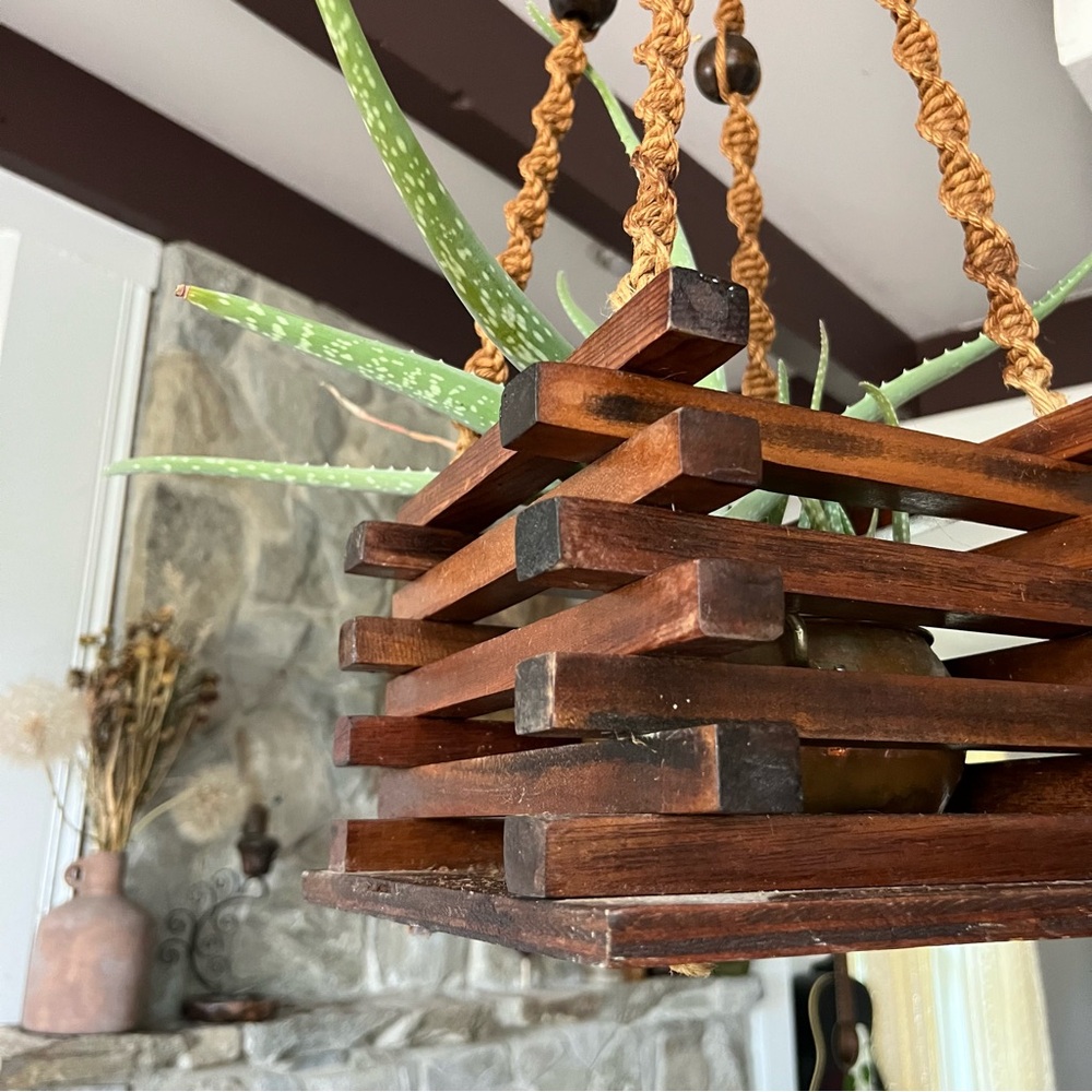 1970s Handmade Wood & Macrame Hanging Planter - Picture 6 of 10